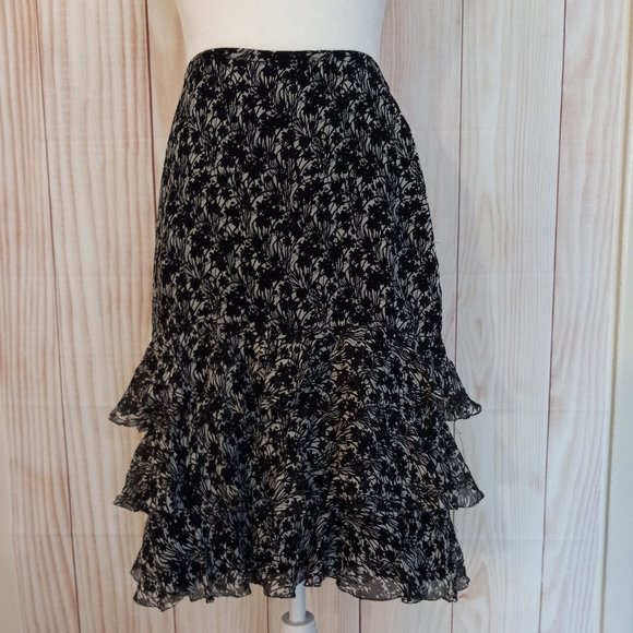 Ann Taylor Dresses & Skirts - Ann Taylor Ruffled Silk Skirt.